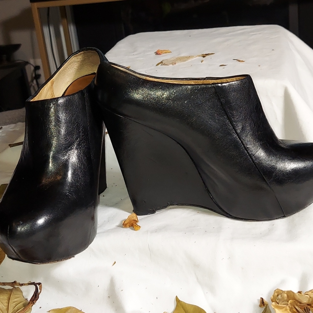 L.A.M.B. ladies  black leather clog - Picture 3 of 10